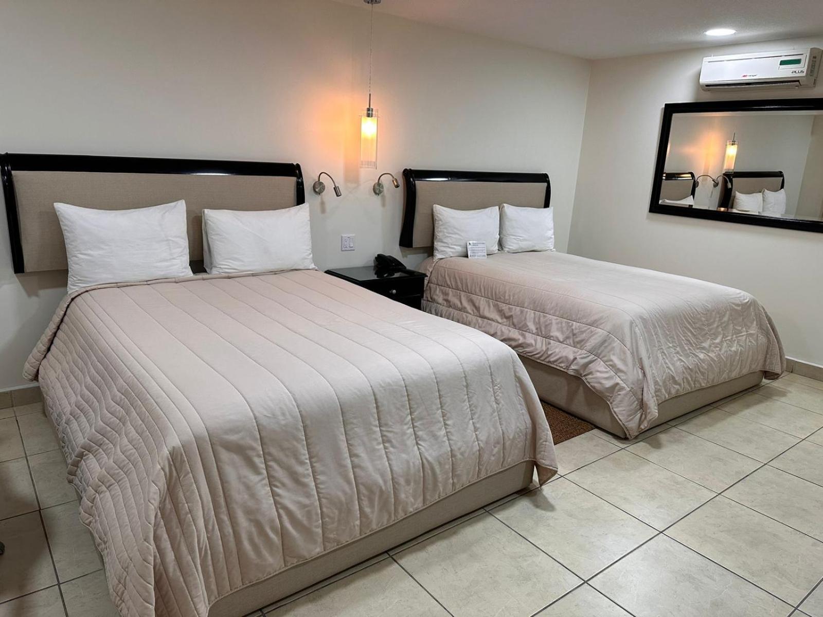 Baja Inn Hoteles Ensenada Esterno foto