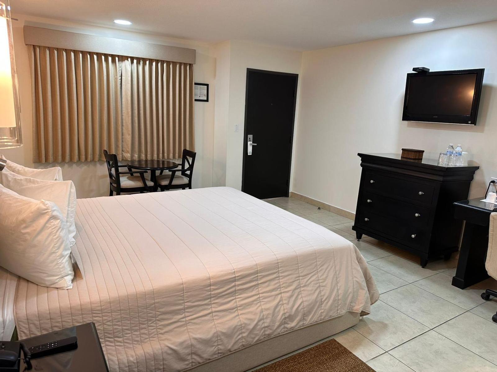Baja Inn Hoteles Ensenada Esterno foto