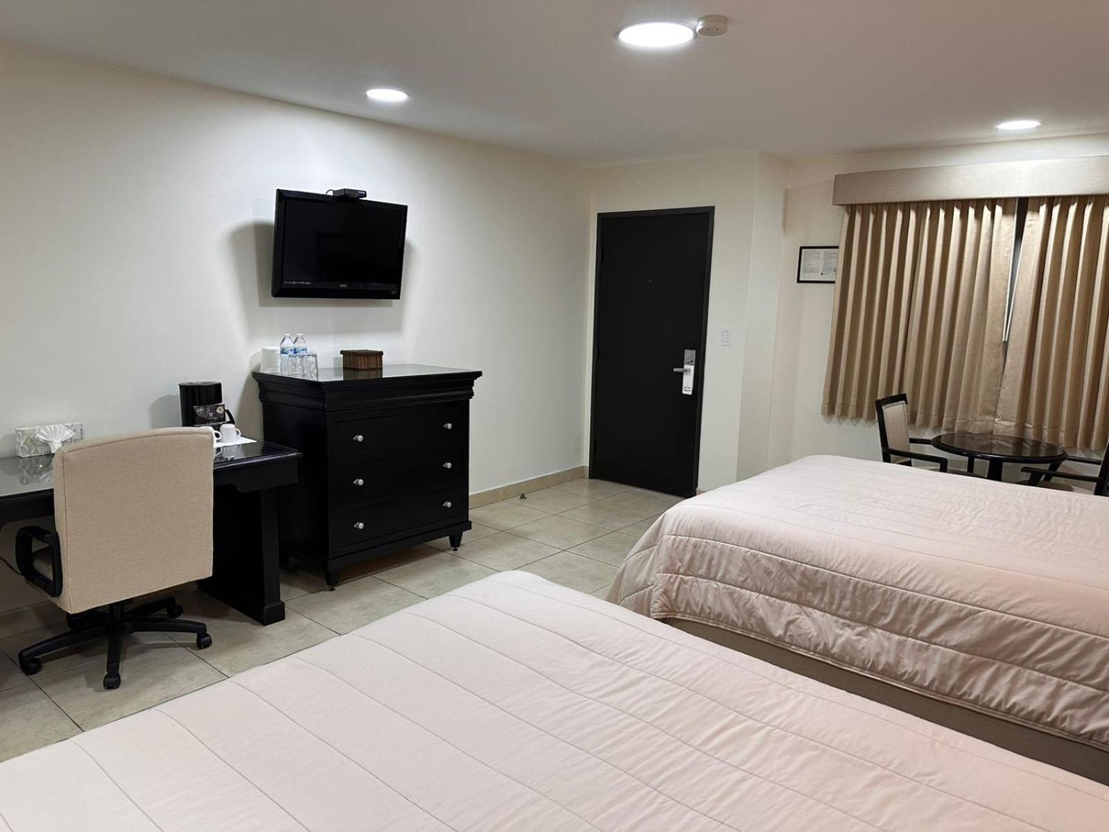 Baja Inn Hoteles Ensenada Esterno foto